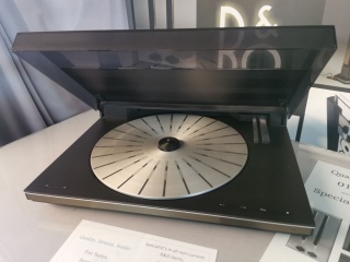 BEOGRAM 9000 TURNTABLE